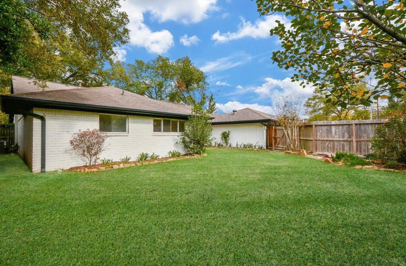 10603 Riverview Drive, Houston, TX 77042 10603 Riverview Drive, Houston, TX 77042