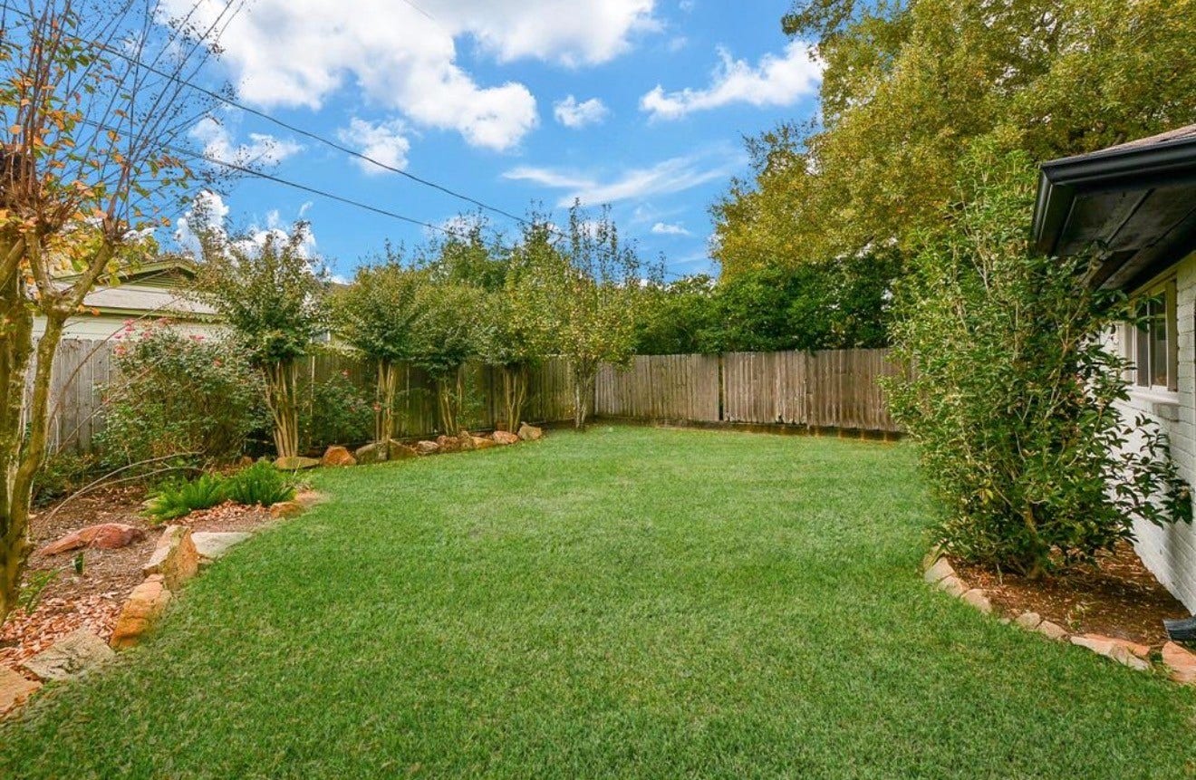 10603 Riverview Drive, Houston, TX 77042 10603 Riverview Drive, Houston, TX 77042