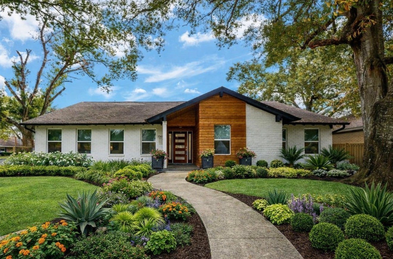 10603 Riverview Drive, Houston, TX 77042 The expansive corner lot provides an exceptional canvas, offering truly endless possibilities and exciting opportunities for creative landscaping designs. Virually Staged