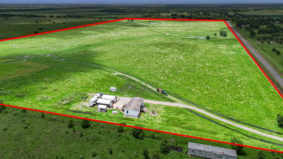 Property photo for 22360 640, Damon, TX