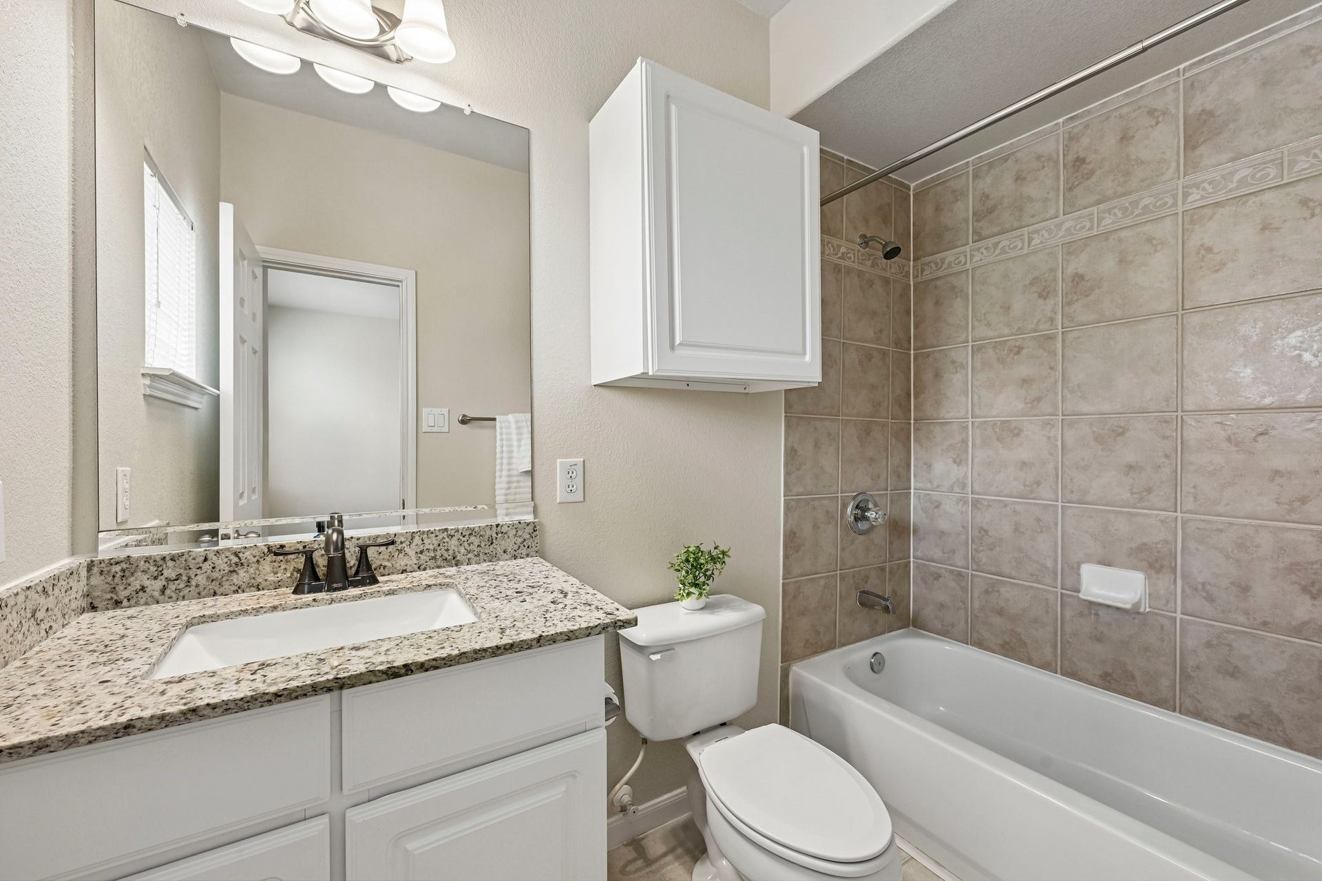 12707 Boheme Drive, #1103, Houston, TX 77024 Secondary Ensuite Bathroom