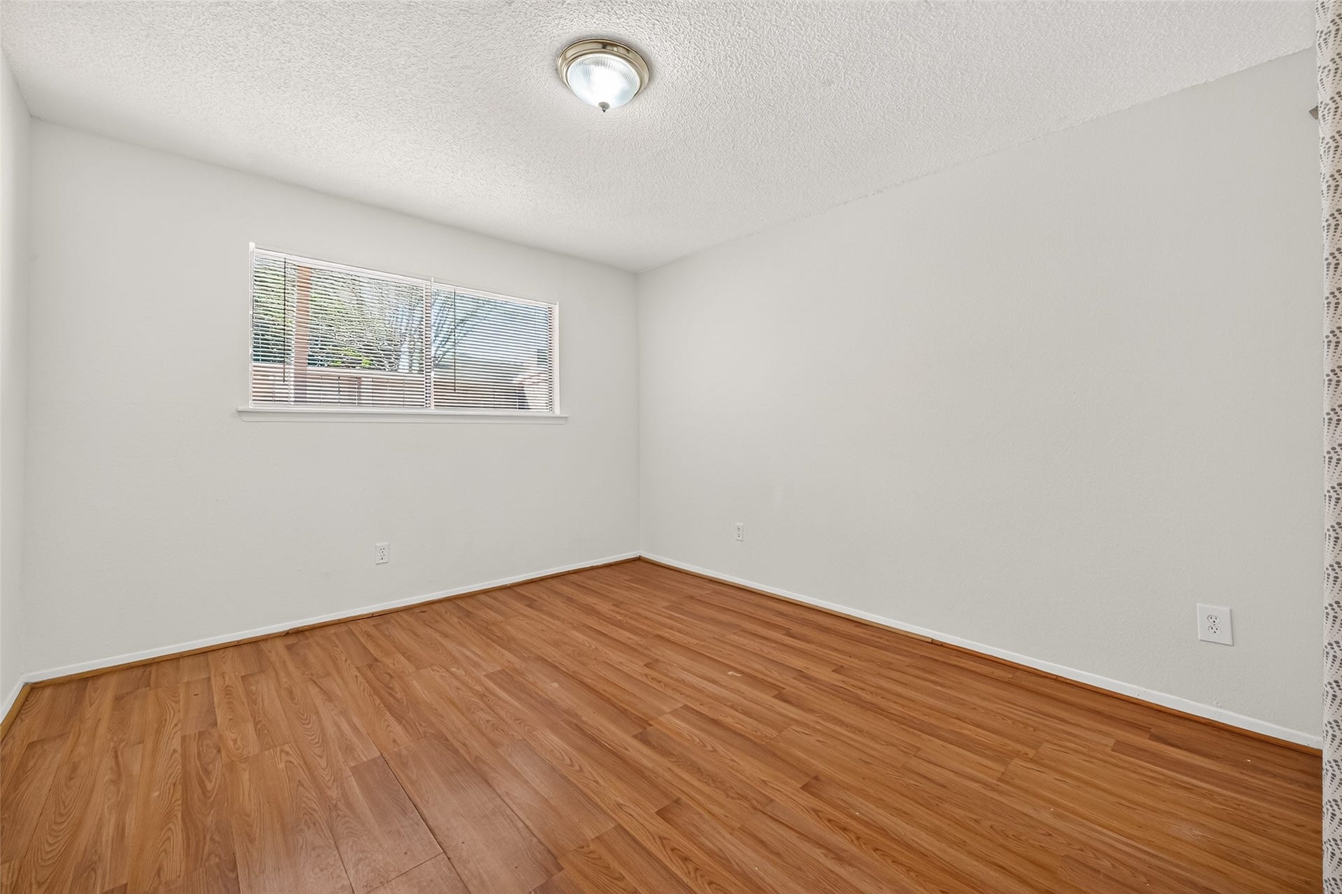 9523 Pagewood Lane, #9523, Houston, TX 77063 Primary bedroom first floor.