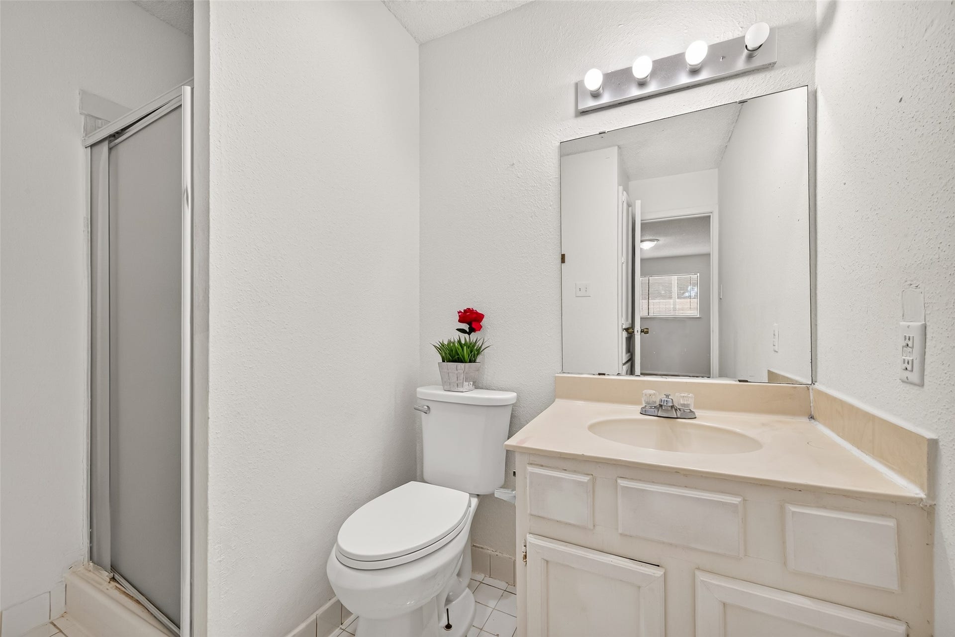 9523 Pagewood Lane, #9523, Houston, TX 77063 First floor primary bathroom with shower.
