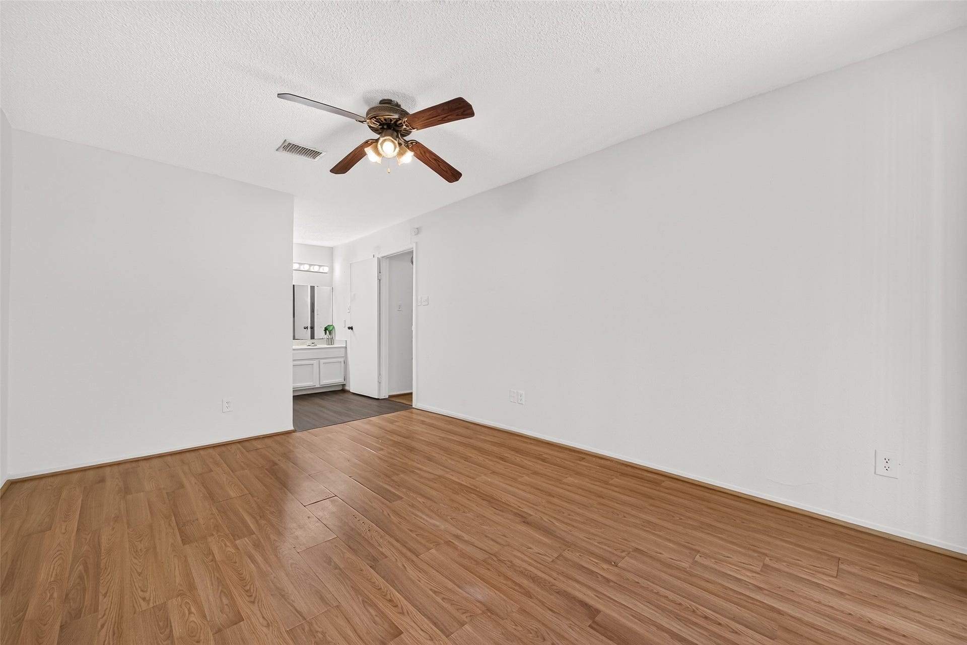 9523 Pagewood Lane, #9523, Houston, TX 77063 9523 Pagewood Lane, #9523, Houston, TX 77063