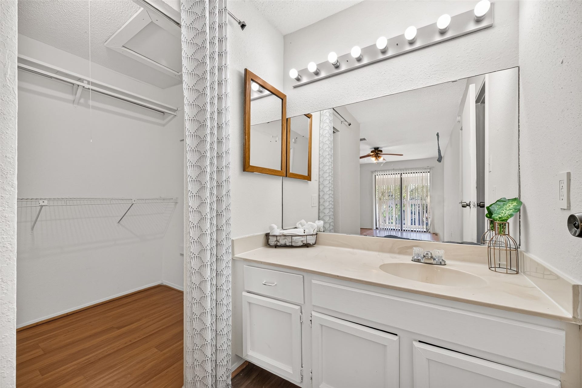 9523 Pagewood Lane, #9523, Houston, TX 77063 9523 Pagewood Lane, #9523, Houston, TX 77063