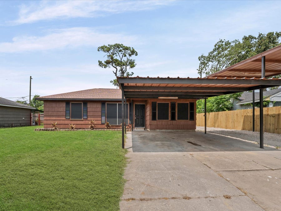 Property photo for 805 Mccardell Street, Channelview, TX