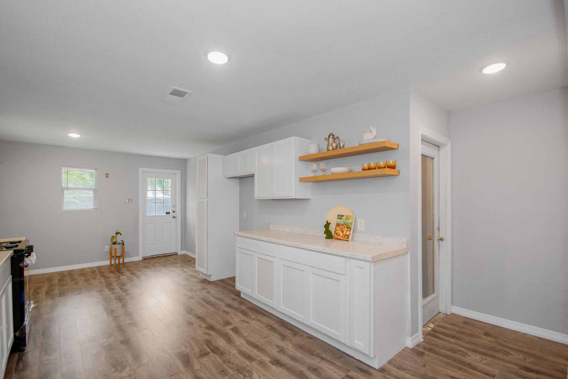 2002 Nottingham Street, Pasadena, TX 77502 2002 Nottingham Street, Pasadena, TX 77502