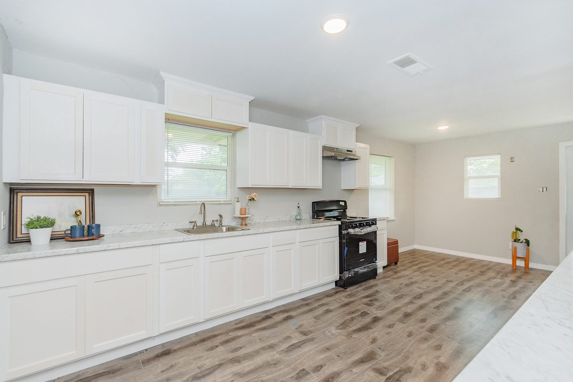 2002 Nottingham Street, Pasadena, TX 77502 2002 Nottingham Street, Pasadena, TX 77502