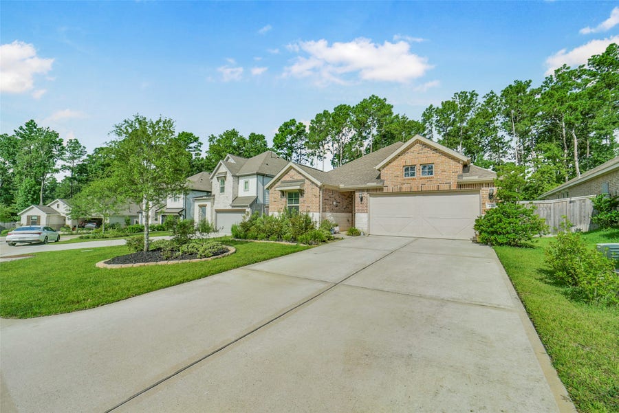 Property photo for 221 Woods Rose Court, Conroe, TX