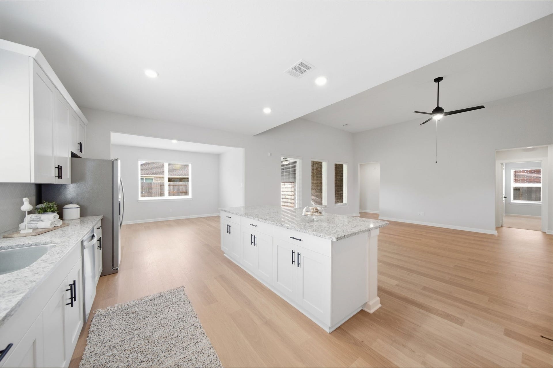 3217 Banyan Drive, Texas City, TX 77539 Kitchen open to living room