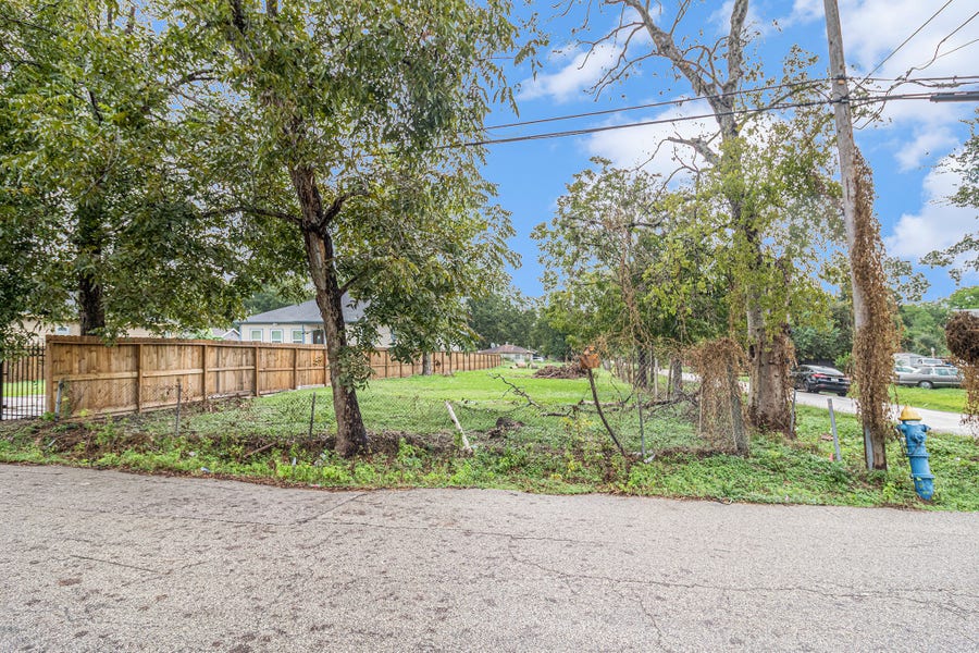Property photo for 700 Rosie Street, Houston, TX