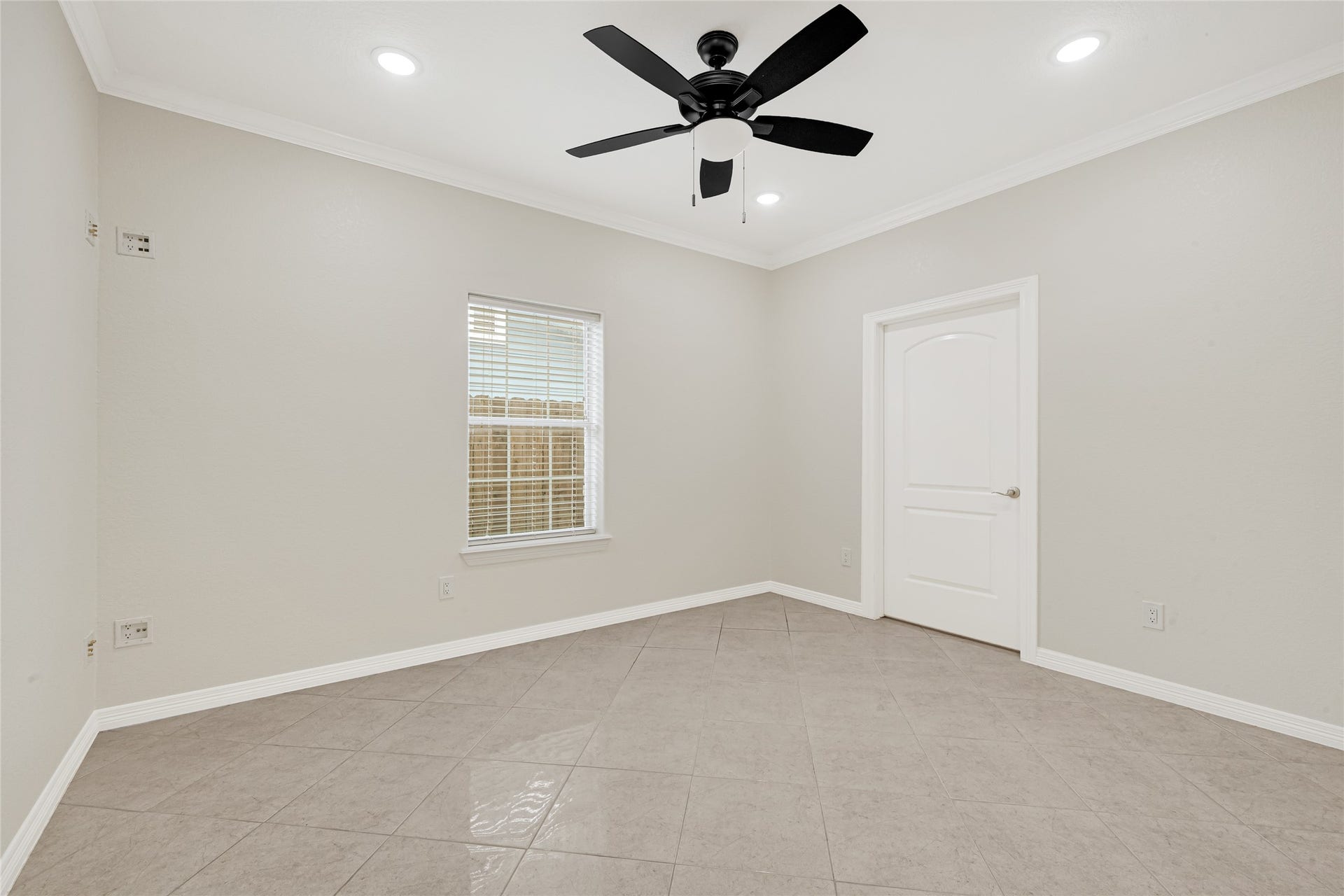 404 Moss Street, Houston, TX 77009