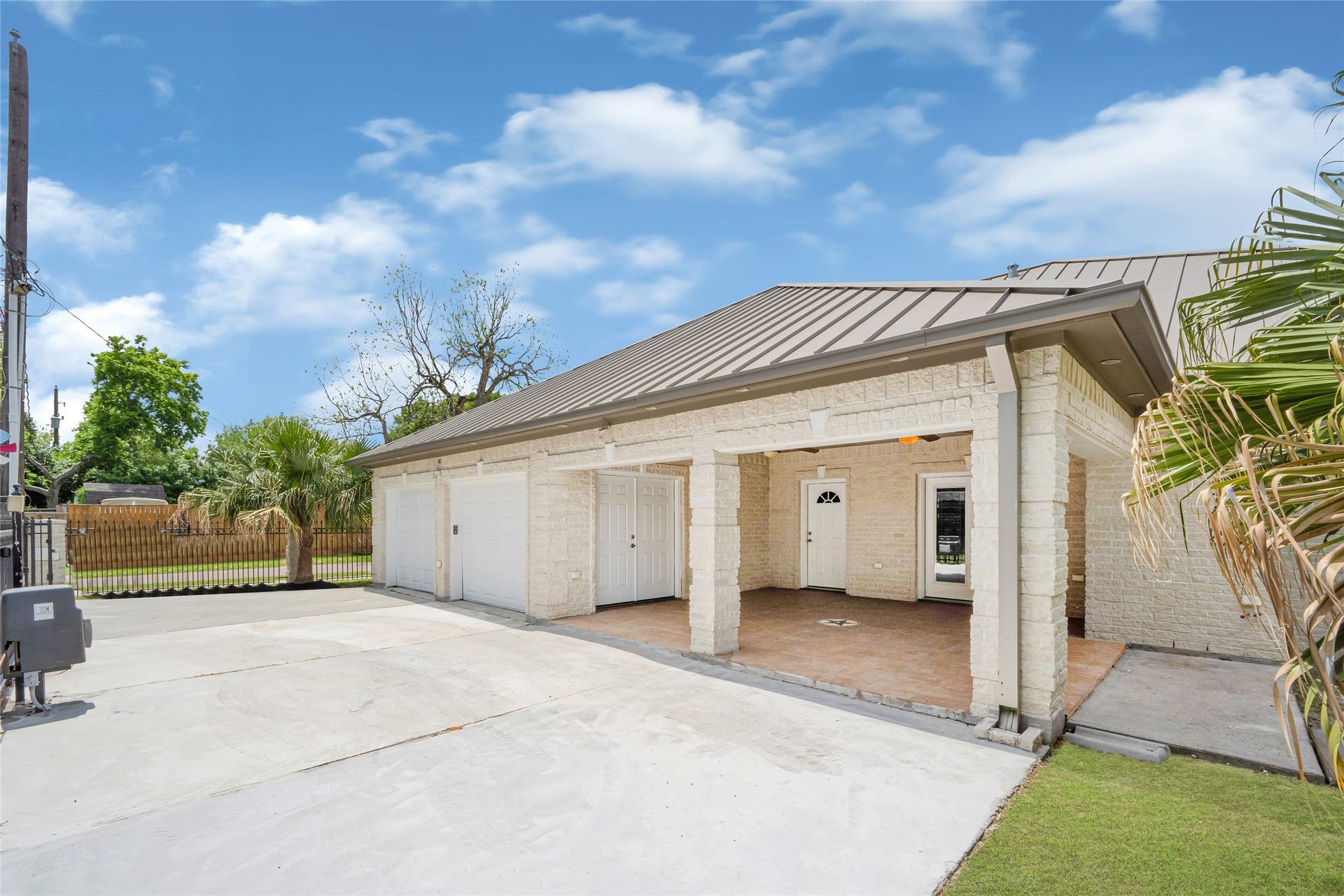 404 Moss Street, Houston, TX 77009