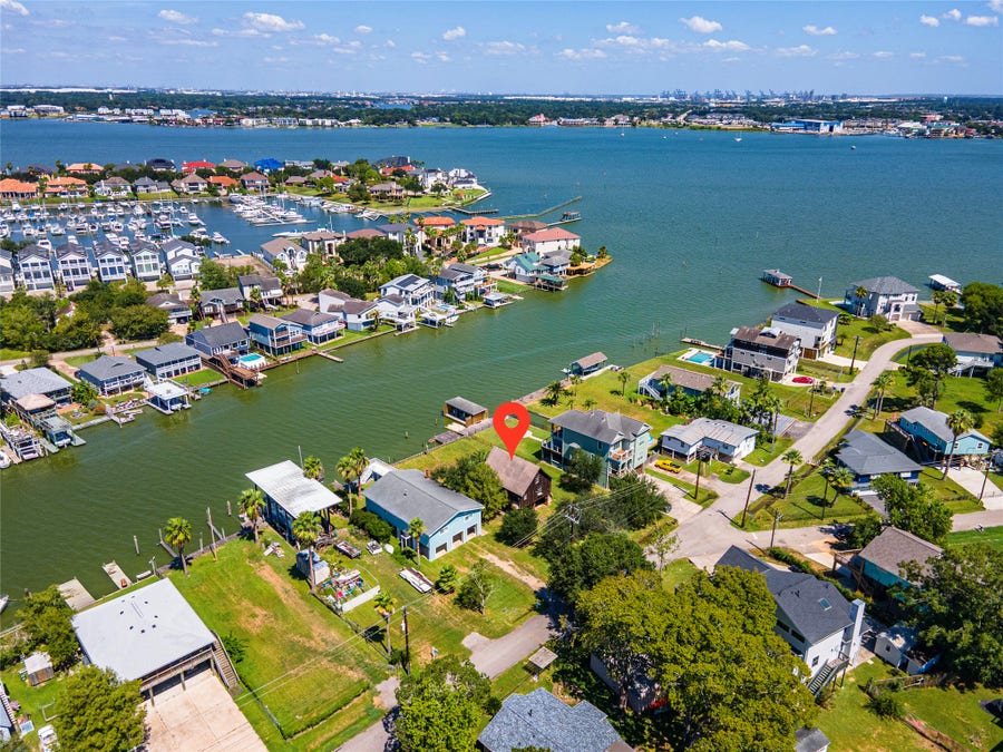 Property photo for 2124 Cove Park Drive, Kemah, TX