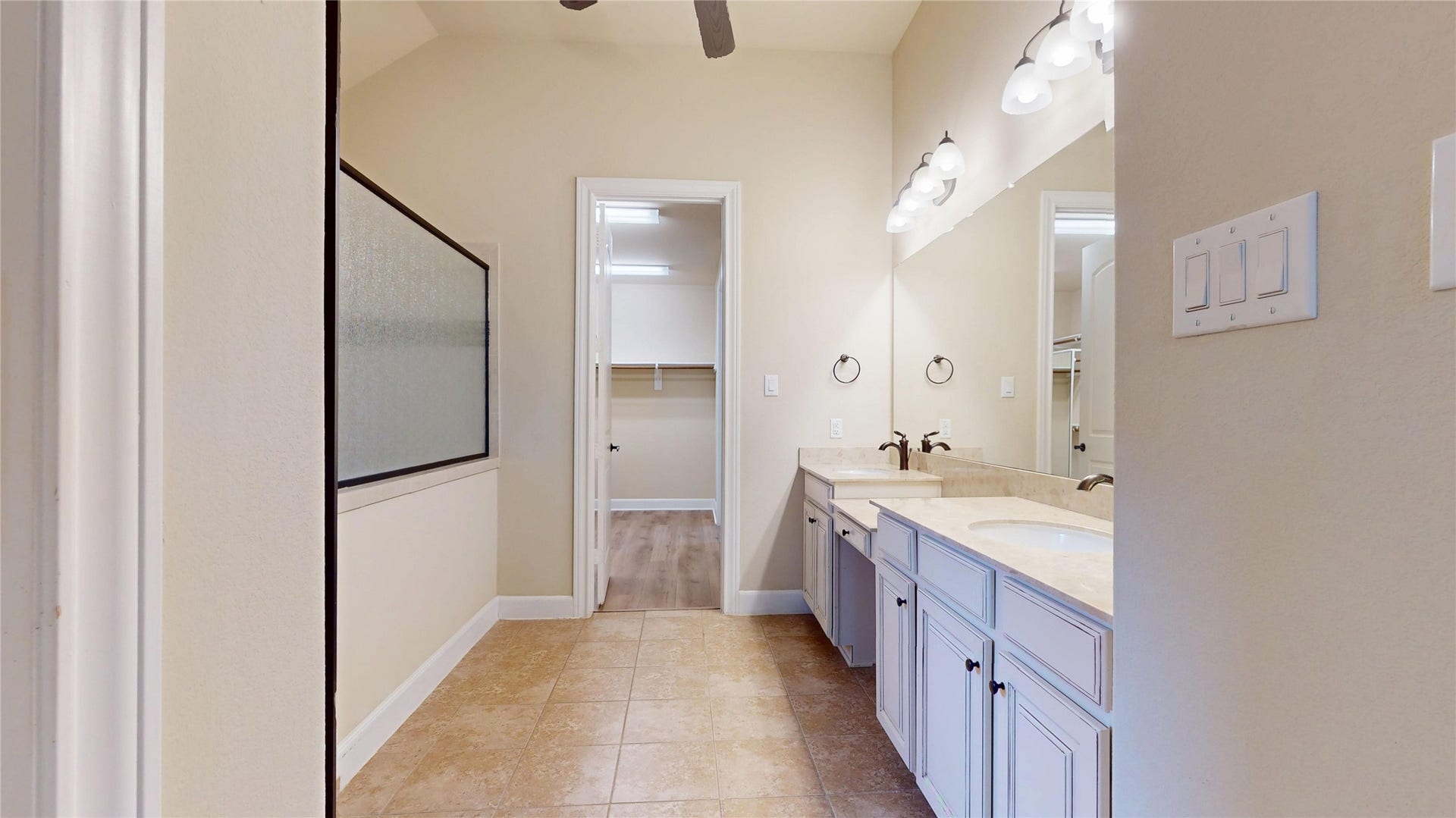 126 Bellardia Court, Montgomery, TX 77316 Primary bath with 2 sinks