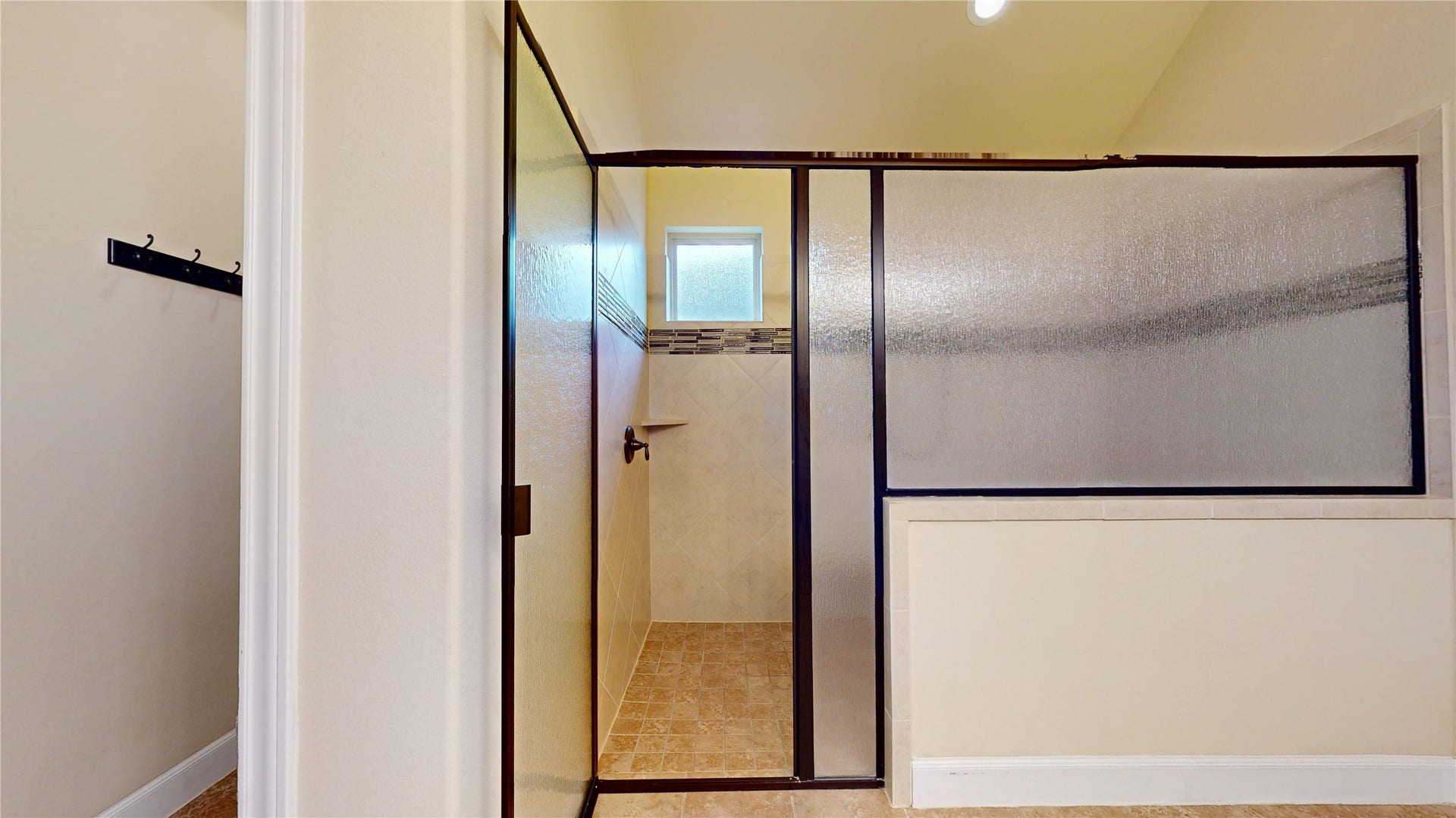 126 Bellardia Court, Montgomery, TX 77316 Large shower