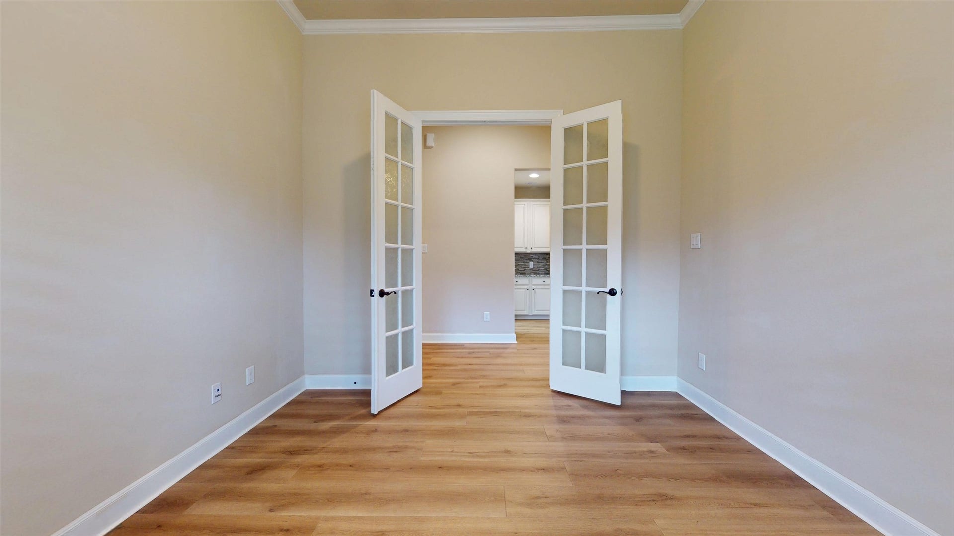126 Bellardia Court, Montgomery, TX 77316 Study/extra bedroom, media room!