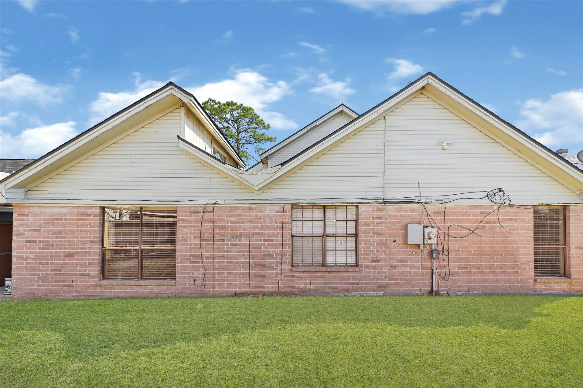 1106 St. John