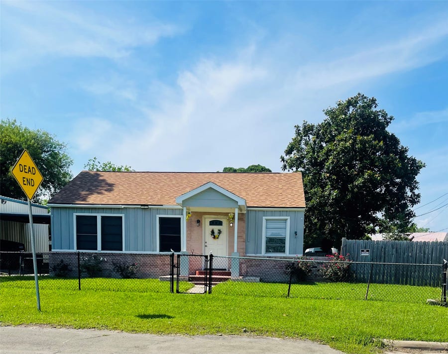 Property photo for 2 High Street, Baytown, TX