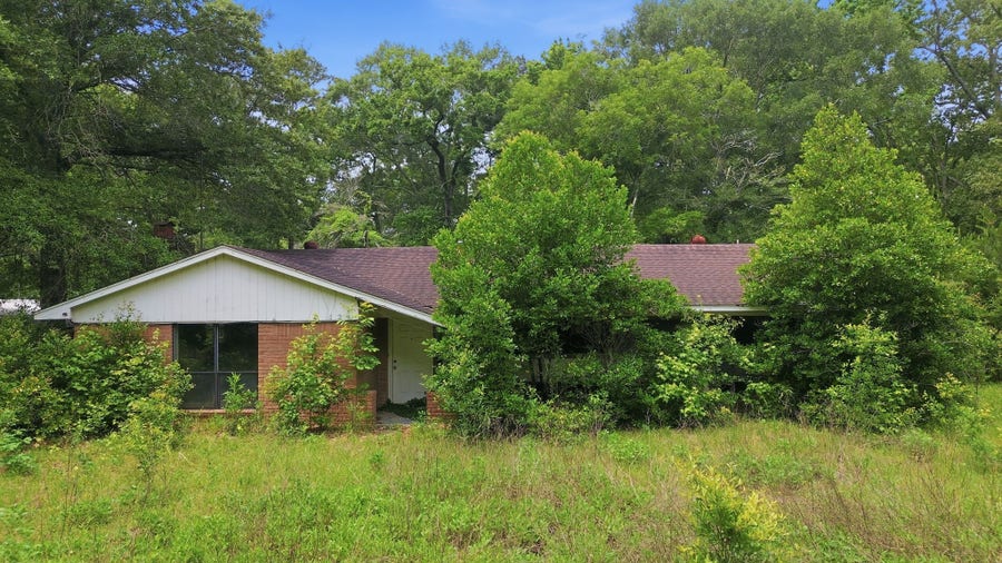 Property photo for 124 White Oak Drive N, Woodbranch, TX