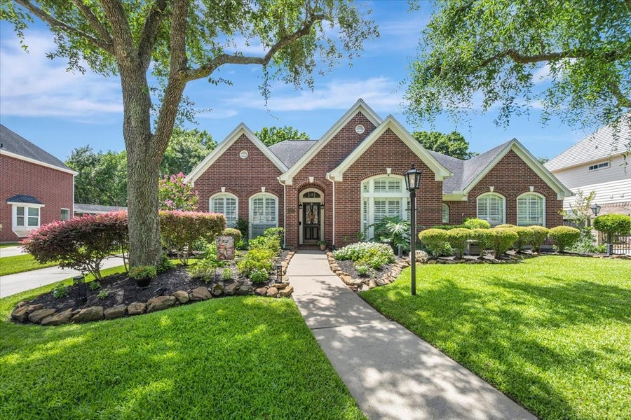 Property photo for 17027 Chapel Park Way, Houston, TX