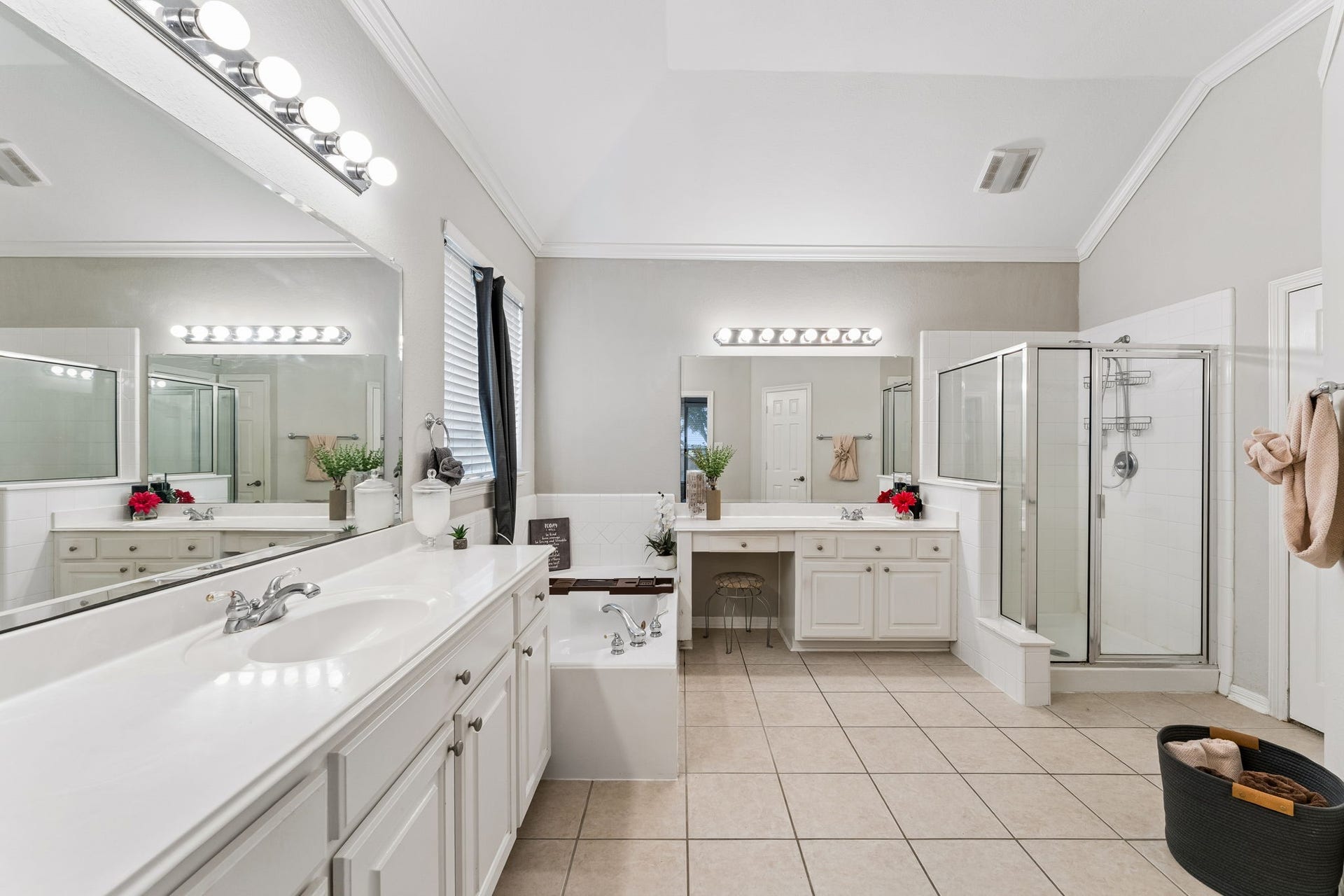 13050 Forester Canyon Lane, Sugar Land, TX 77498 13050 Forester Canyon Lane, Sugar Land, TX 77498