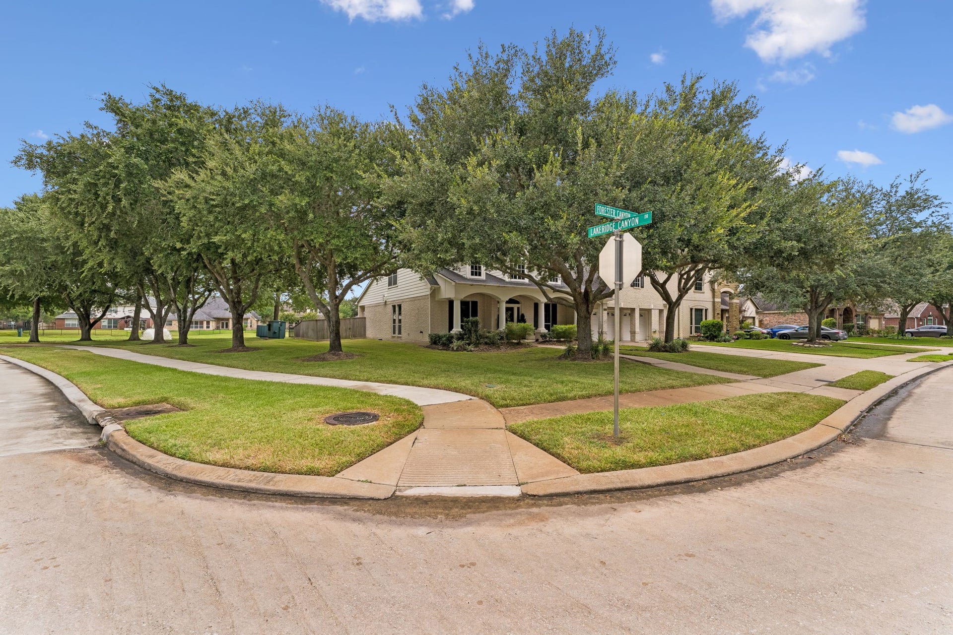 13050 Forester Canyon Lane, Sugar Land, TX 77498 13050 Forester Canyon Lane, Sugar Land, TX 77498