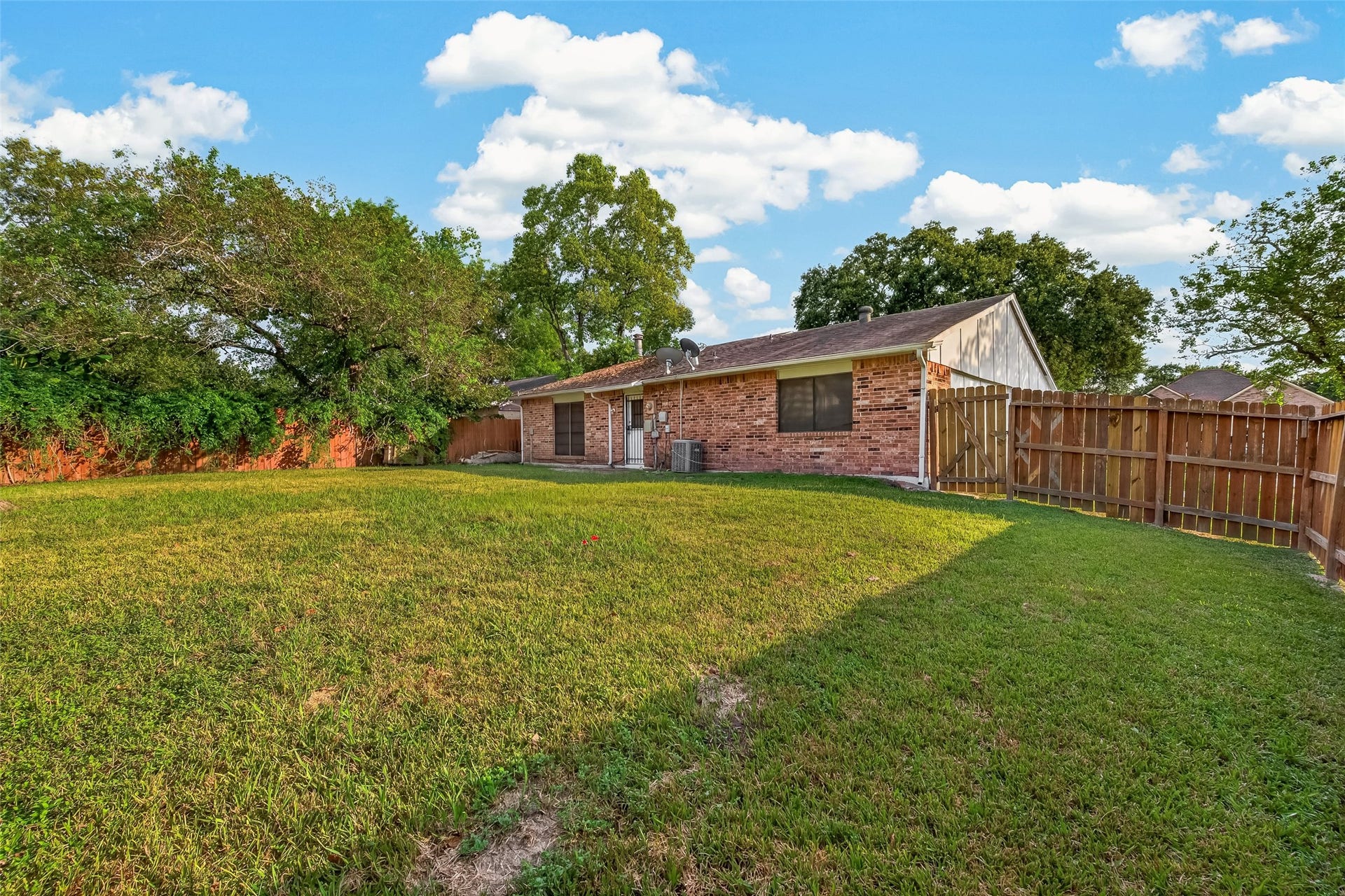 4850 Raven Ridge Drive, Houston, TX 77053 4850 Raven Ridge Drive, Houston, TX 77053