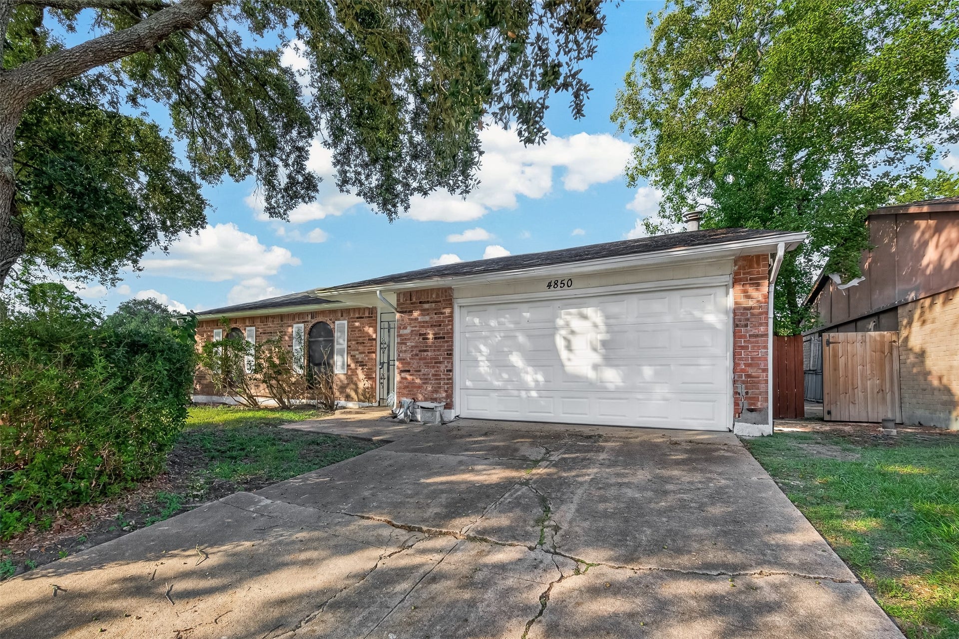 4850 Raven Ridge Drive, Houston, TX 77053 4850 Raven Ridge Drive, Houston, TX 77053