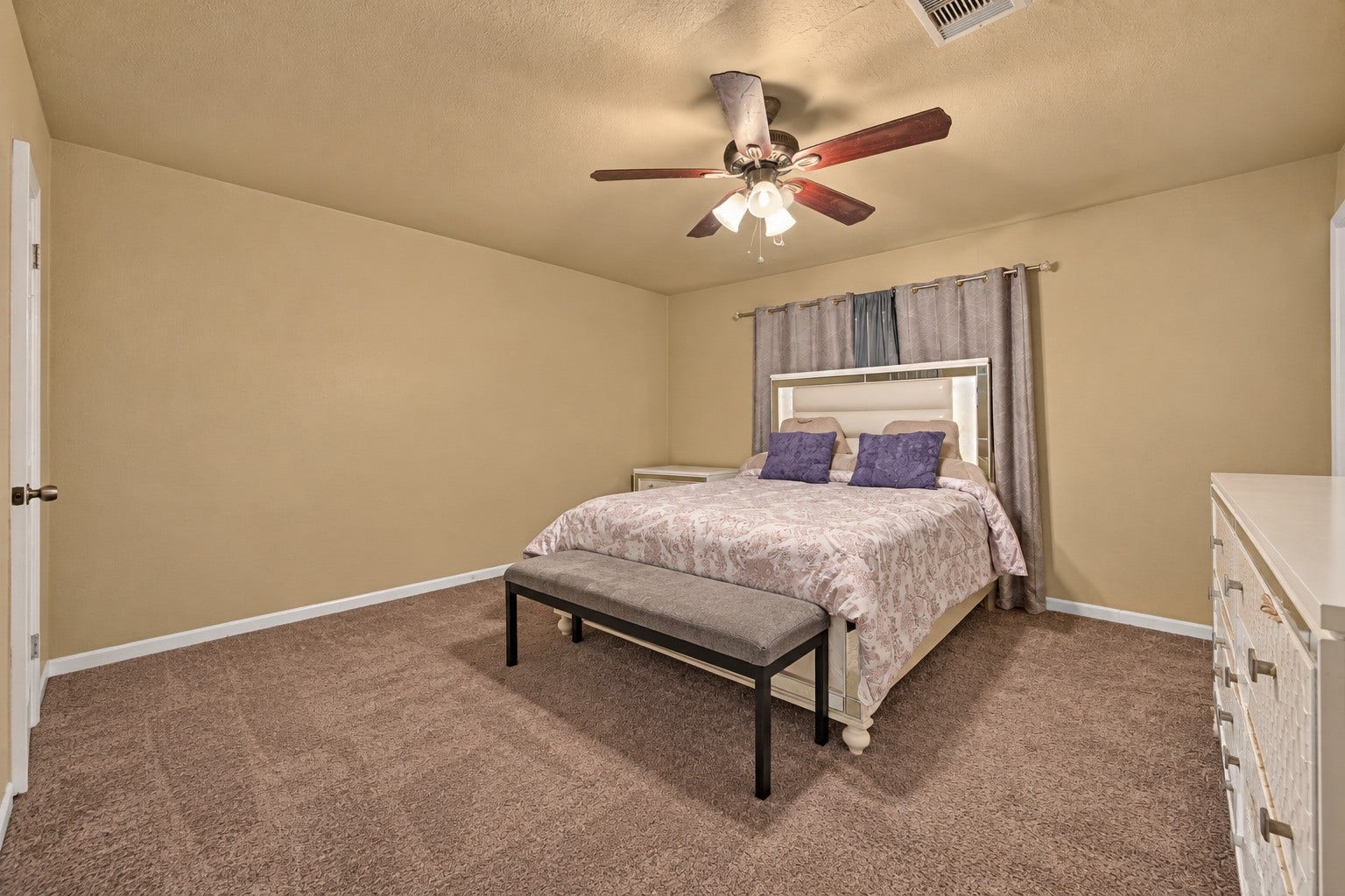 4850 Raven Ridge Drive, Houston, TX 77053 4850 Raven Ridge Drive, Houston, TX 77053