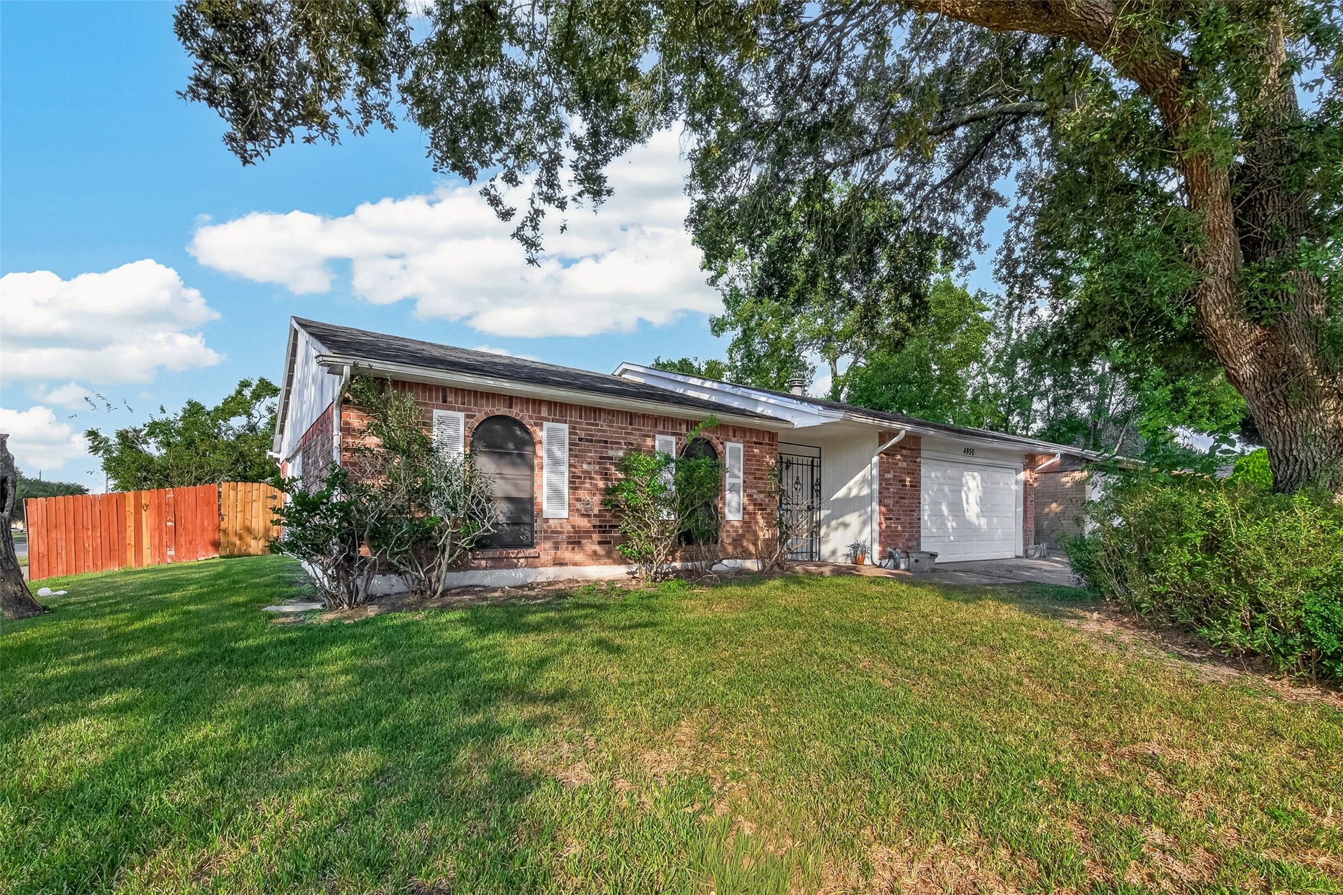 4850 Raven Ridge Drive, Houston, TX 77053 4850 Raven Ridge Drive, Houston, TX 77053