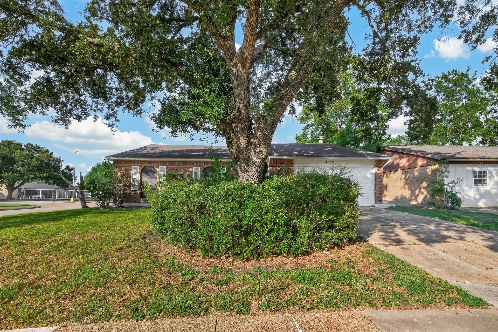 4850 Raven Ridge Drive, Houston, TX 77053 4850 Raven Ridge Drive, Houston, TX 77053