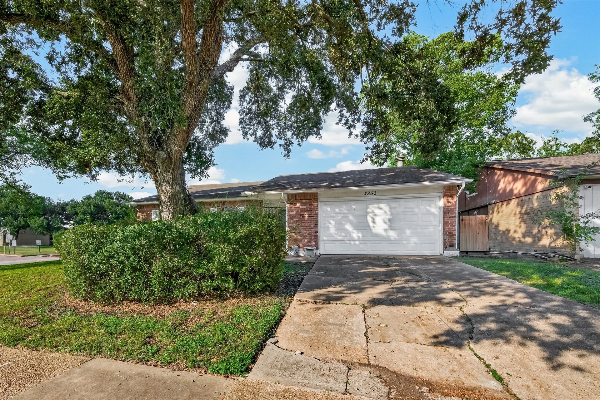 4850 Raven Ridge Drive, Houston, TX 77053 4850 Raven Ridge Drive, Houston, TX 77053