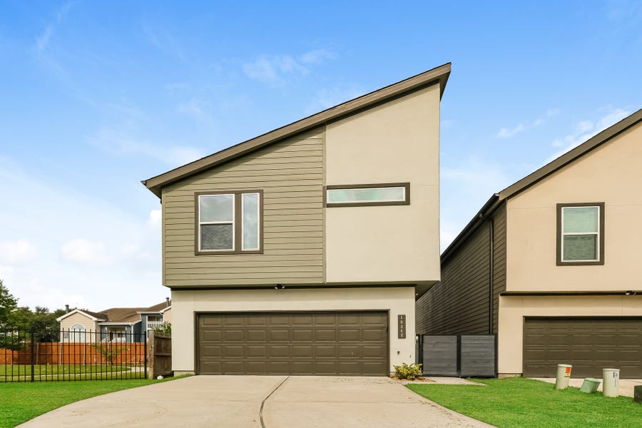 Property photo for 18342 W Centro Circle, Shenandoah, TX