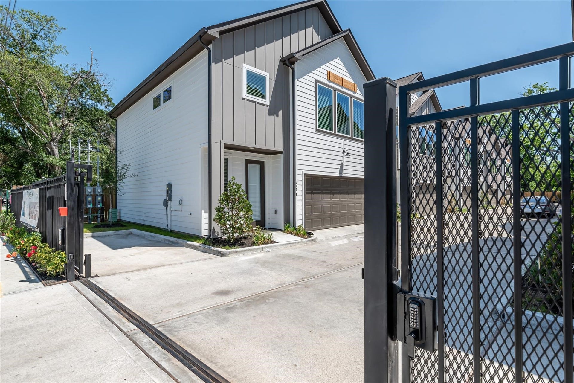 240 N Julia Street, #D, Houston, TX 77022