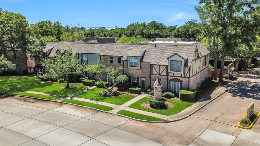 Property photo for 14703 Barryknoll Lane, #11, Houston, TX