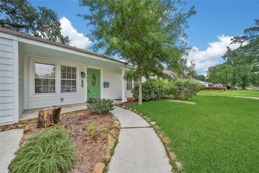 Property photo for 1038 Lamonte Lane, Houston, TX