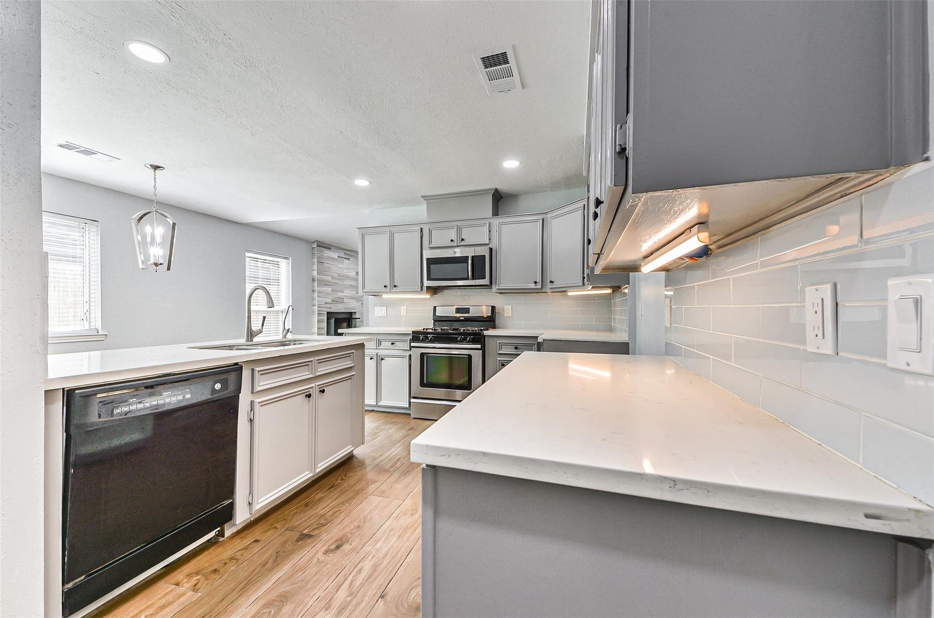 13603 Stonehenge Drive, Sugar Land, TX 77498 13603 Stonehenge Drive, Sugar Land, TX 77498