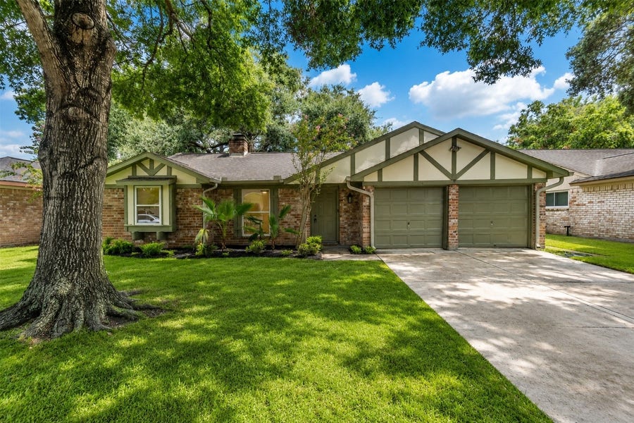 Property photo for 16450 Parksley Drive, Houston, TX