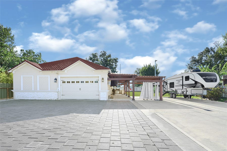 Property photo for 509 Joan Of Arc Dr, Hempstead, TX