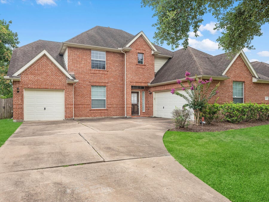 Property photo for 2507 Stonebury Lane, Sugar Land, TX