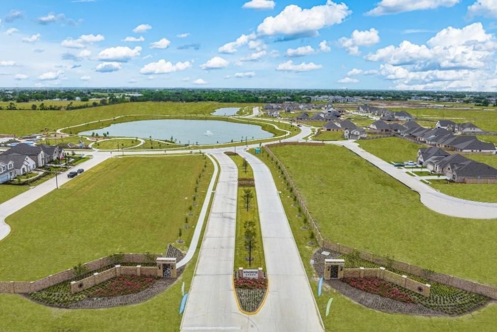 3107 Savannah Rose Drive, Angleton, TX 77515