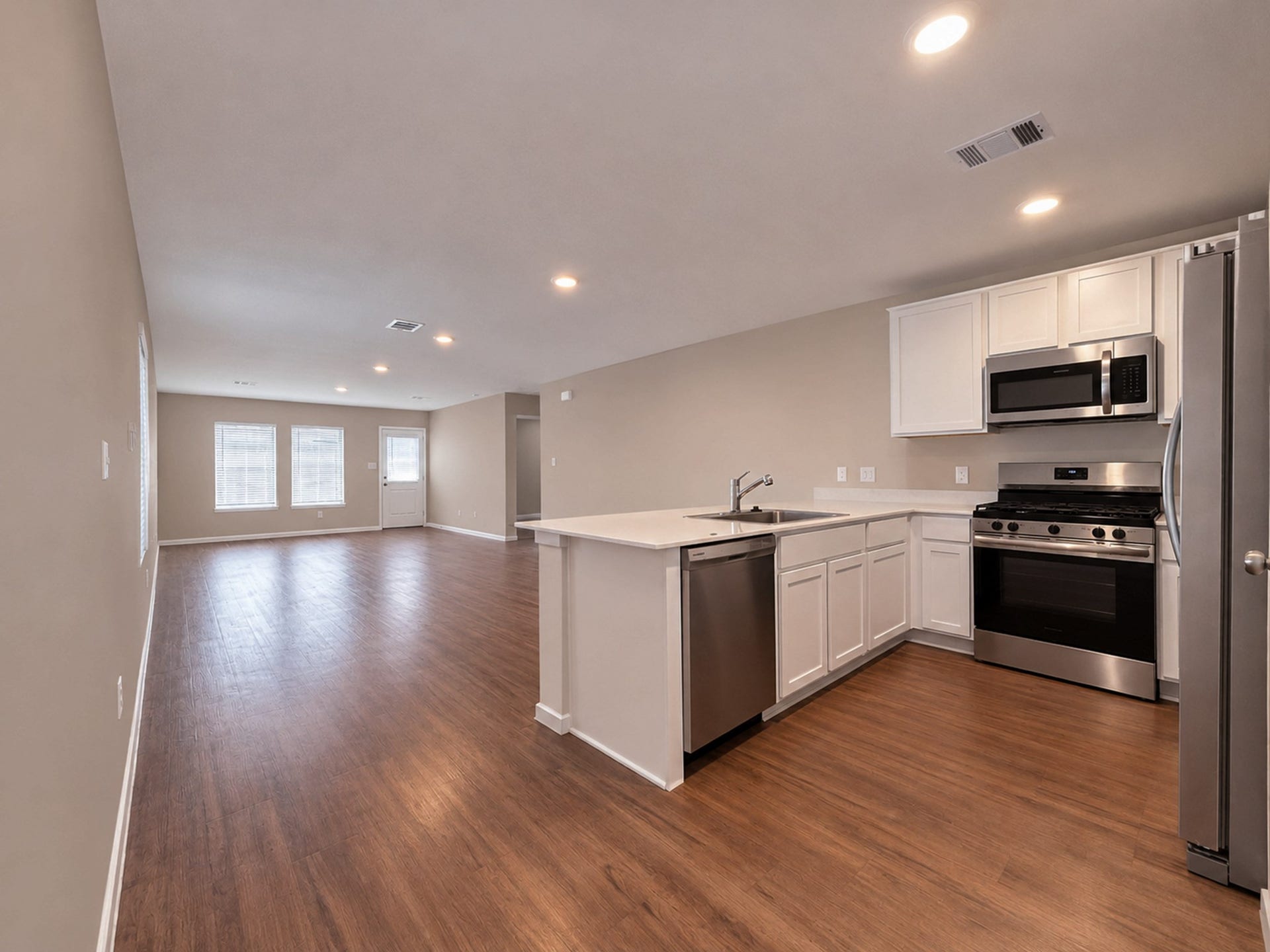 3107 Savannah Rose Drive, Angleton, TX 77515