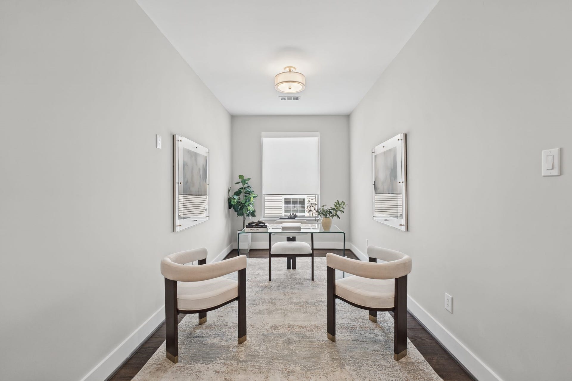 1538 Vermont Street, #A, Houston, TX 77006 A versatile secondary space offers an inviting setting for a quiet sitting area, reading nook, or thoughtfully appointed home office.