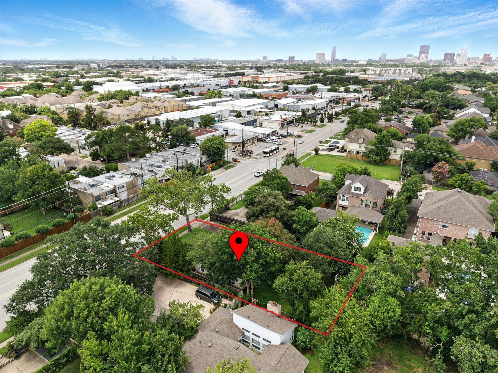 6305 S Rice Avenue, Bellaire, TX 77401