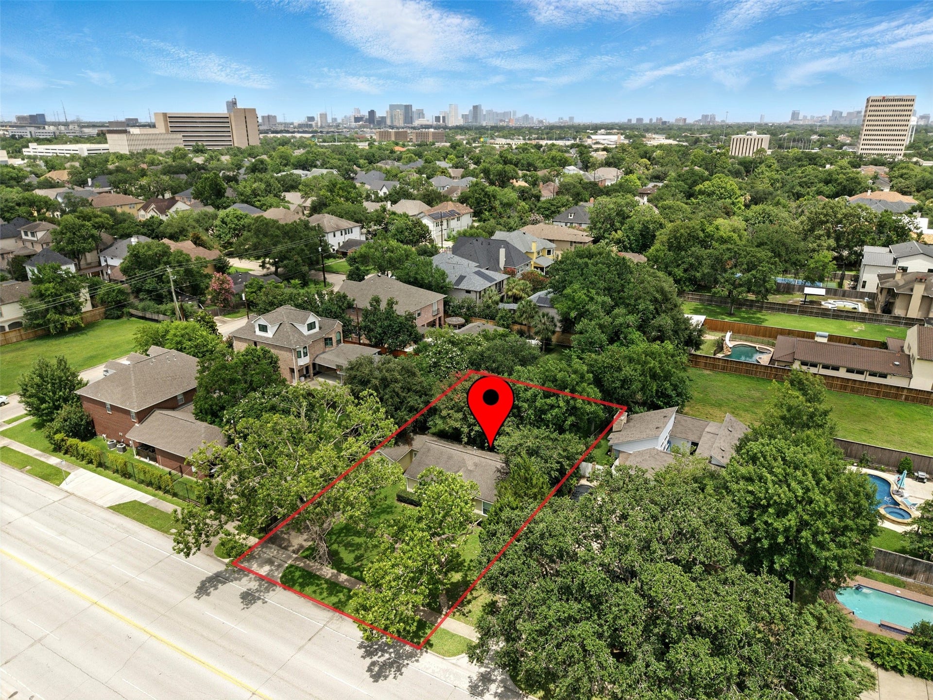 6305 S Rice Avenue, Bellaire, TX 77401