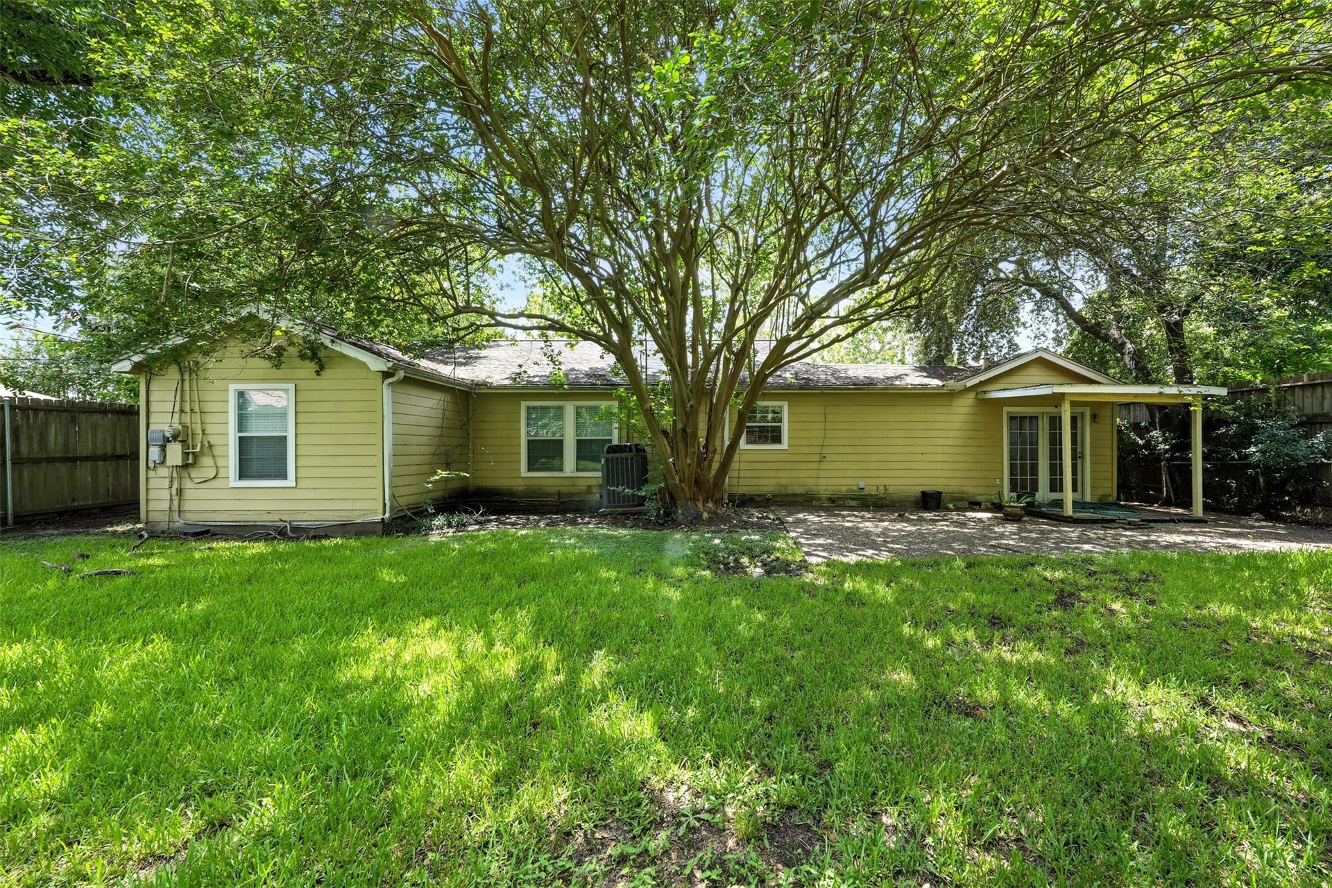 6305 S Rice Avenue, Bellaire, TX 77401