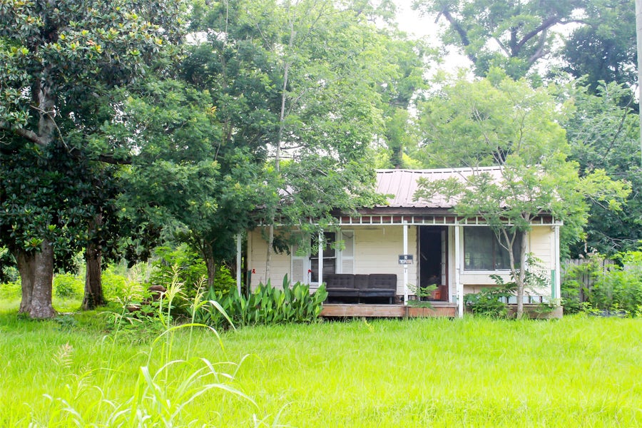 Property photo for 120 Creekside Drive, Angleton, TX