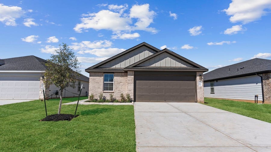 Property photo for 1018 Blue Stone Drive, Beasley, TX