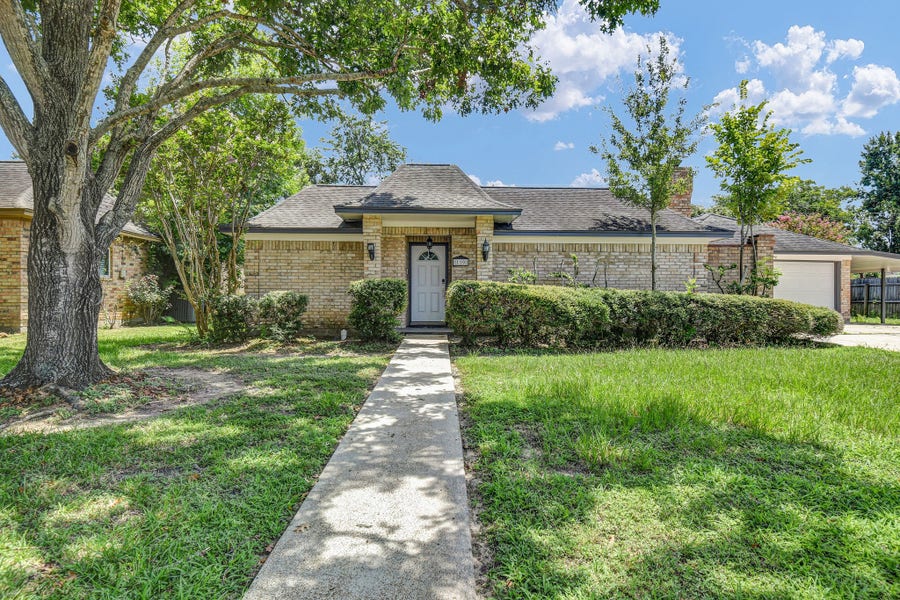 Property photo for 110 Buttercup Street, Lake Jackson, TX